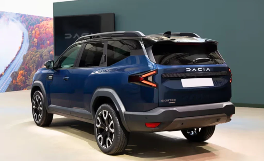 Renault Duster Bigster Back view
